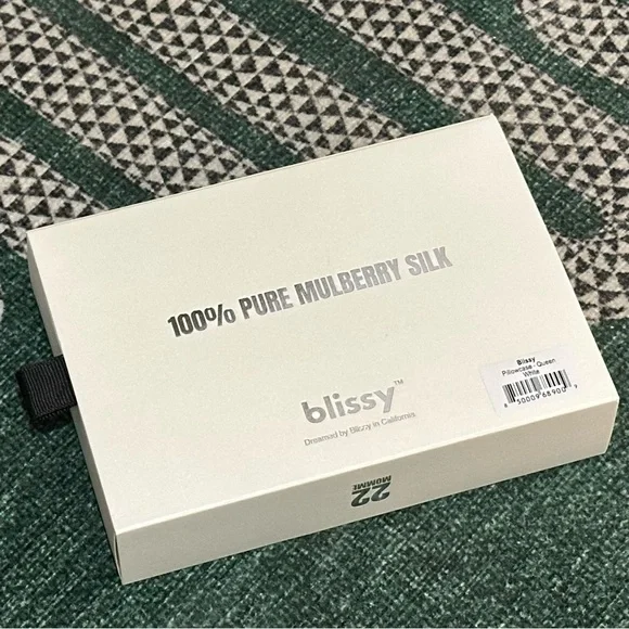 Blissy White Cream Pillowcase - 100% Pure Mulberry Silk